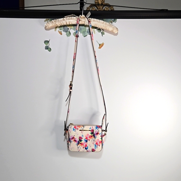 NWOT Steve Madden Floral Cross Body Purses. - Picture 1 of 8